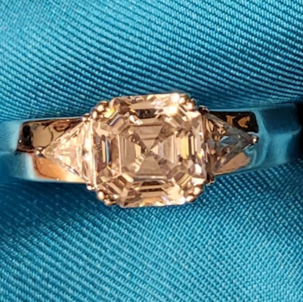 Sterling Silver & Swarovski ascher  cut ring